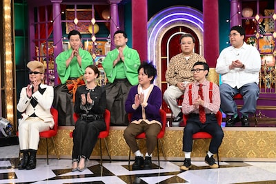 「アルバイトはつらいよ大賞」プレゼンター。©日本テレビ