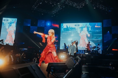 「Reol Oneman Live『美辞学』 in YOKOHAMA ARENA」の様子。（撮影：横山マサト）