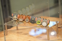 館内にはBOYNEXTDOORの公式キャラクター・プネクドとトムとジェリーのコラボグッズも展示中。