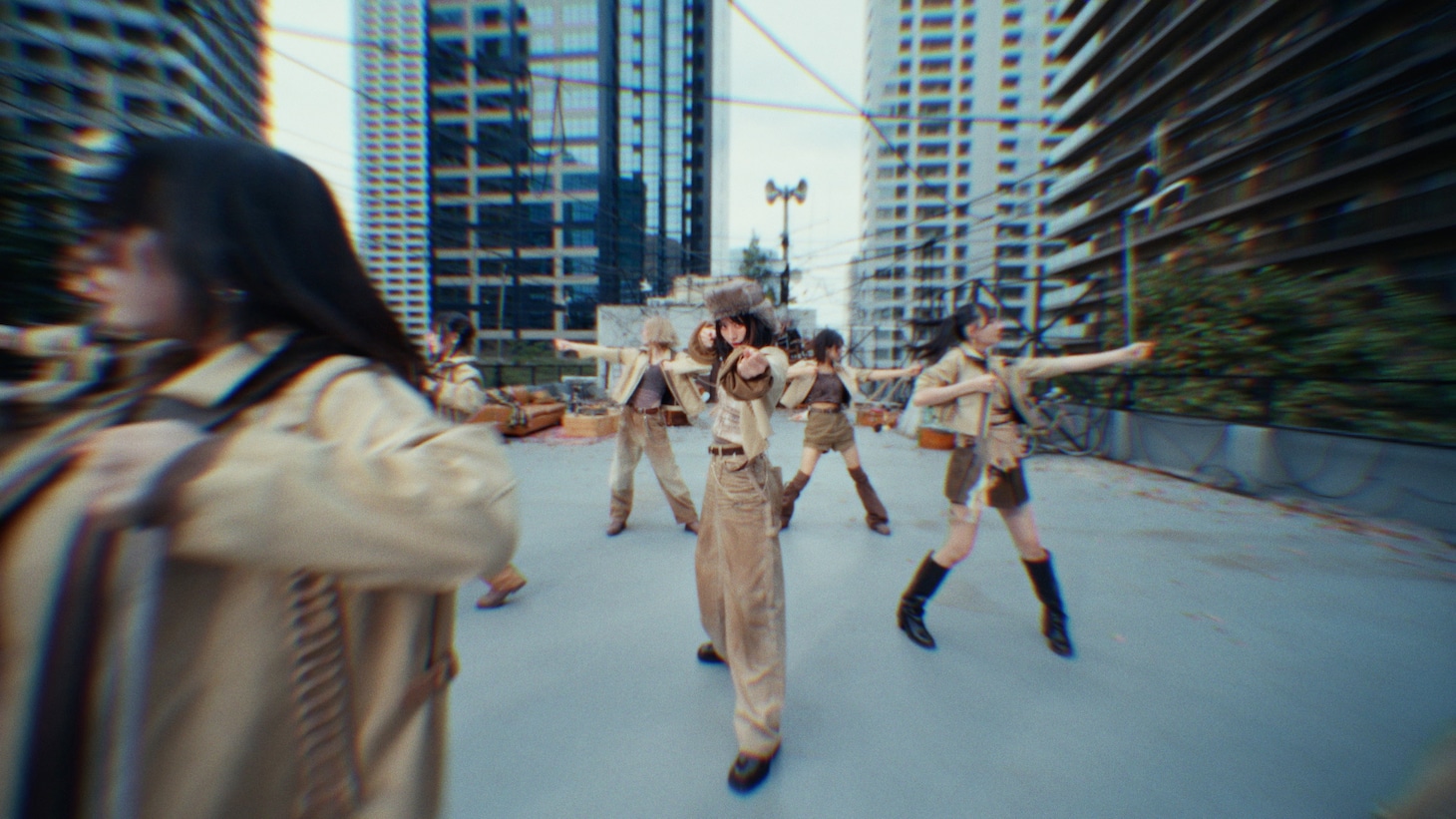 ≠ME「排他的ファイター」MVより。