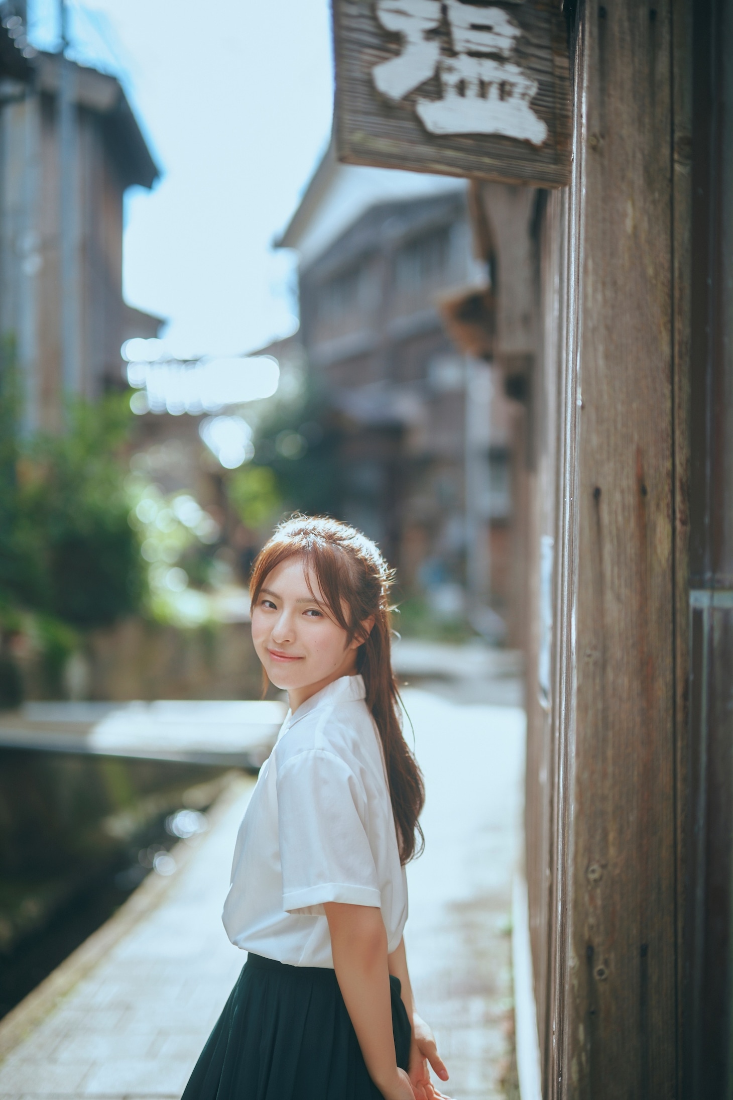 大塚七海（NGT48）の1st写真集より。©KADOKAWA / 写真：岡本武志