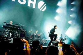 ハプニングさえも熱狂に、DISH//2度目の「皿祭 -sarafes-」ウルフルズとの“念願コラボ”も実現