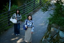 「連続ドラマW シャドウワーク」より多部未華子演じる主人公・紀子と、石田ひかり演じる看護師の路子。