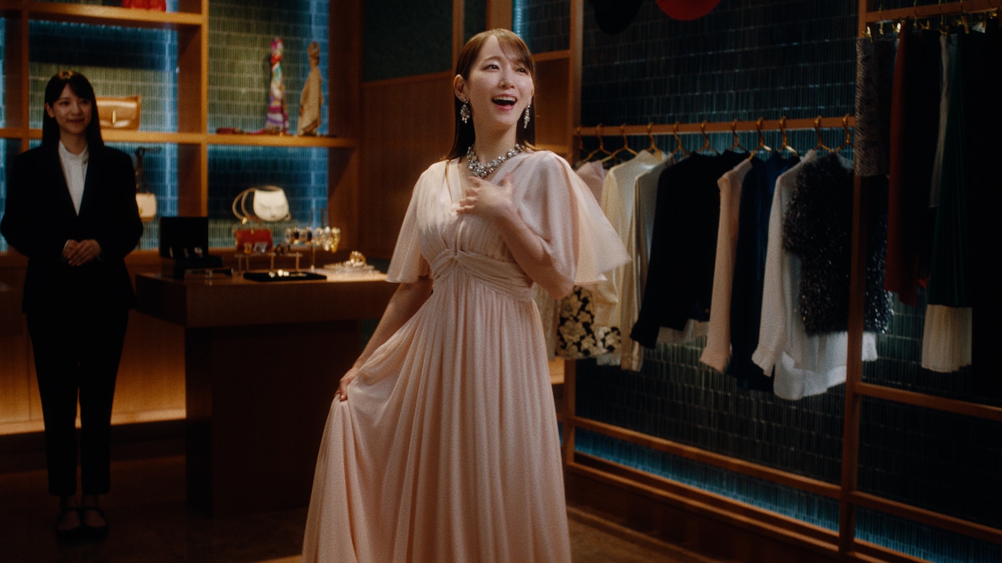 新テレビCM「ジャンボ宝くじ『夢見る毎日』篇」より。