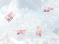 tilnus「パールコア アイパレット」のビジュアル。