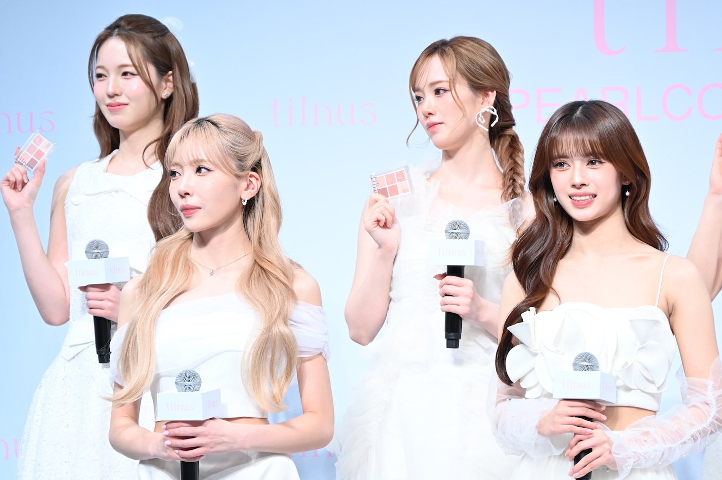 左からAYAKA、MAYUKA、RIO、RIMA。