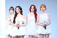 左からMIIHI、NINA、MAYA、RIKU。