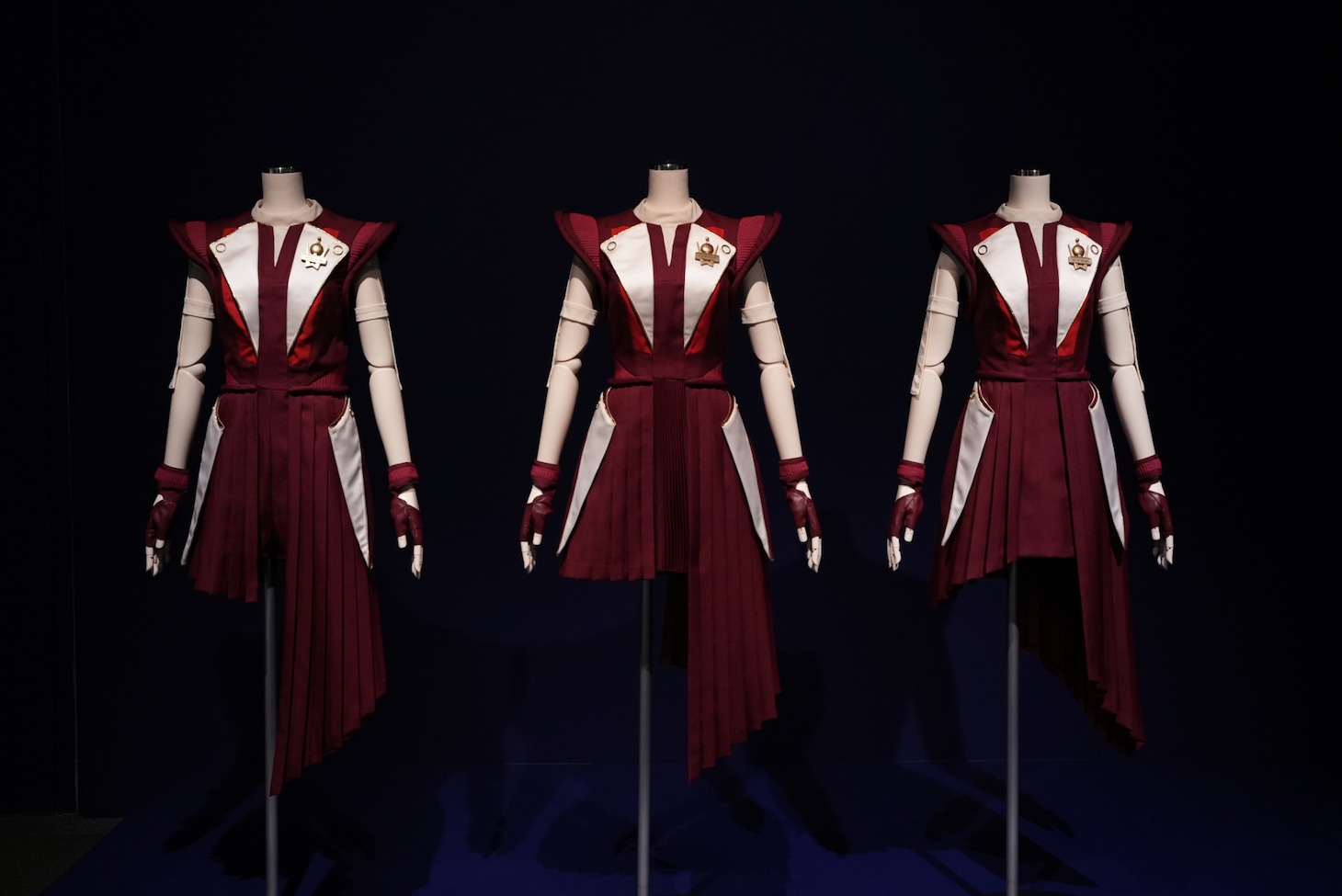 Perfume「ネビュラロマンス後篇」の衣装。ストーリーの進行に合わせて、前篇よりも階級が上がったイメージのデザインに。