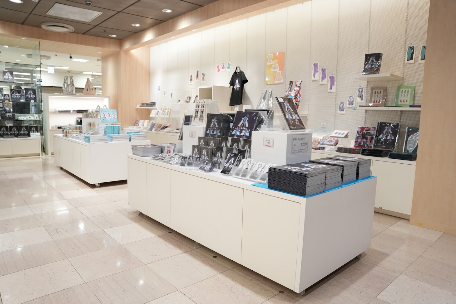 「Perfume COSTUME MUSEUM FINAL EDITION」グッズ販売エリア。