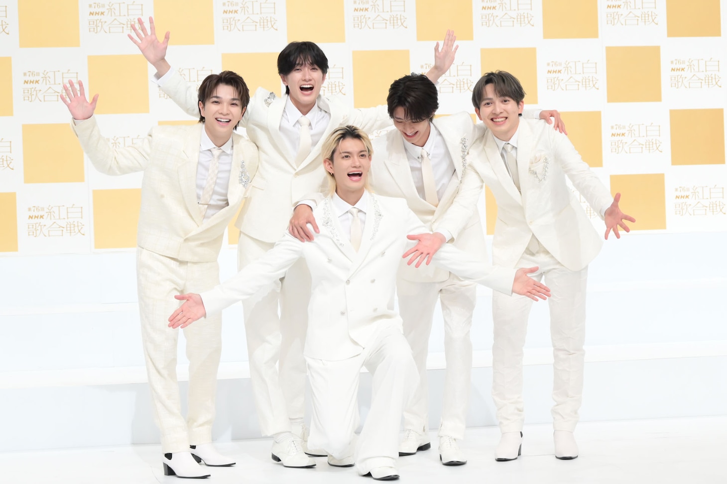 喜びを全身で表現するM!LK。