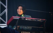 長妻怜央（Key, Vo / 7ORDER）（撮影：釘野孝宏）