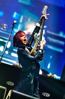 SUGIZO（G, Violin / LUNA SEA）