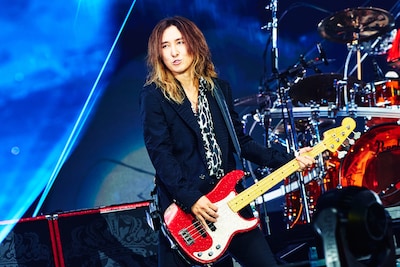 J（B / LUNA SEA）