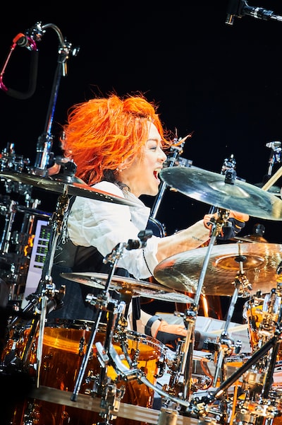 真矢（Dr）の代わりにサポートを務めた淳士（Dr / SIAMSOPHIA）。