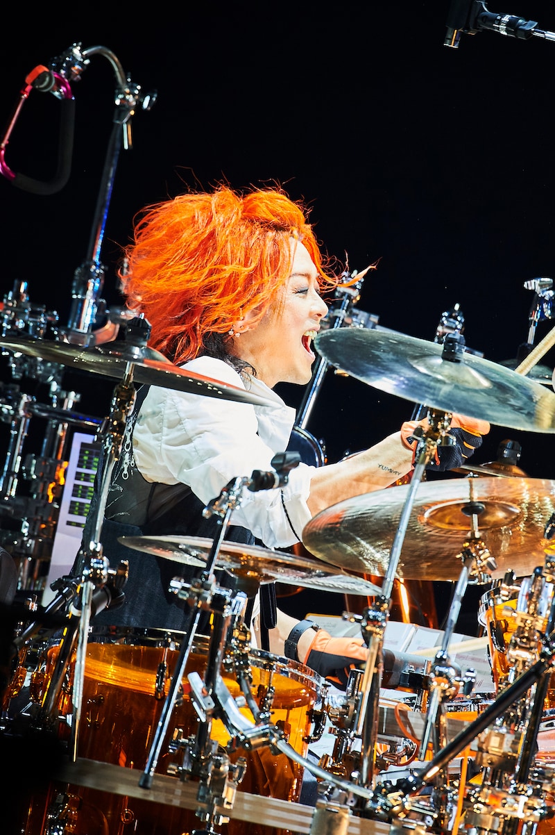 真矢（Dr）の代わりにサポートを務めた淳士（Dr / SIAMSOPHIA）。