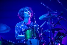 小泉拓（Dr / クリープハイプ）（撮影：釘野孝宏）