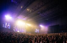 岡崎体育のライブの様子。（撮影：釘野孝宏）