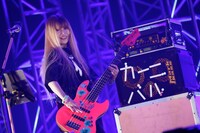 junko（B / 打首獄門同好会）（撮影：平野タカシ）