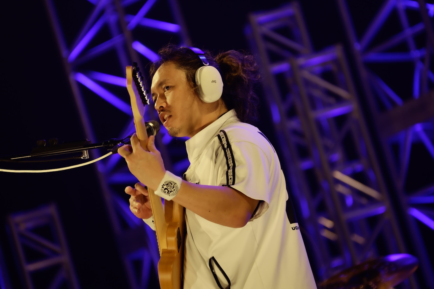 大澤敦史（Vo, G / 打首獄門同好会）（撮影：平野タカシ）