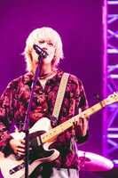 かやゆー（Vo, G / ヤングスキニー）（撮影：青木カズロー）