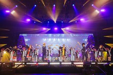 ももいろクローバーZと氣志團の綾小路翔、早乙女光。（撮影：堀内れい）