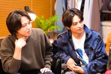 左から寺西拓人、佐藤勝利。©日本テレビ