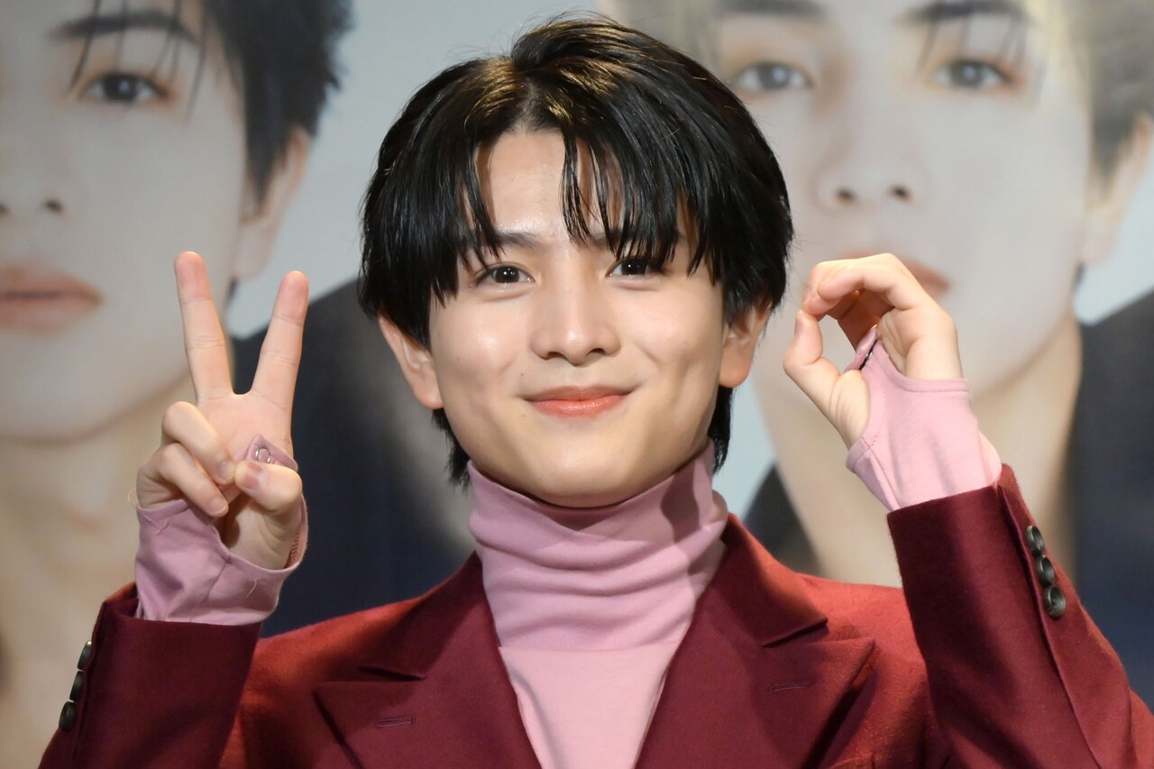 20歳ポーズ”の柏木悠（超特急）。 - 柏木悠の“19→20”記録した1st写真