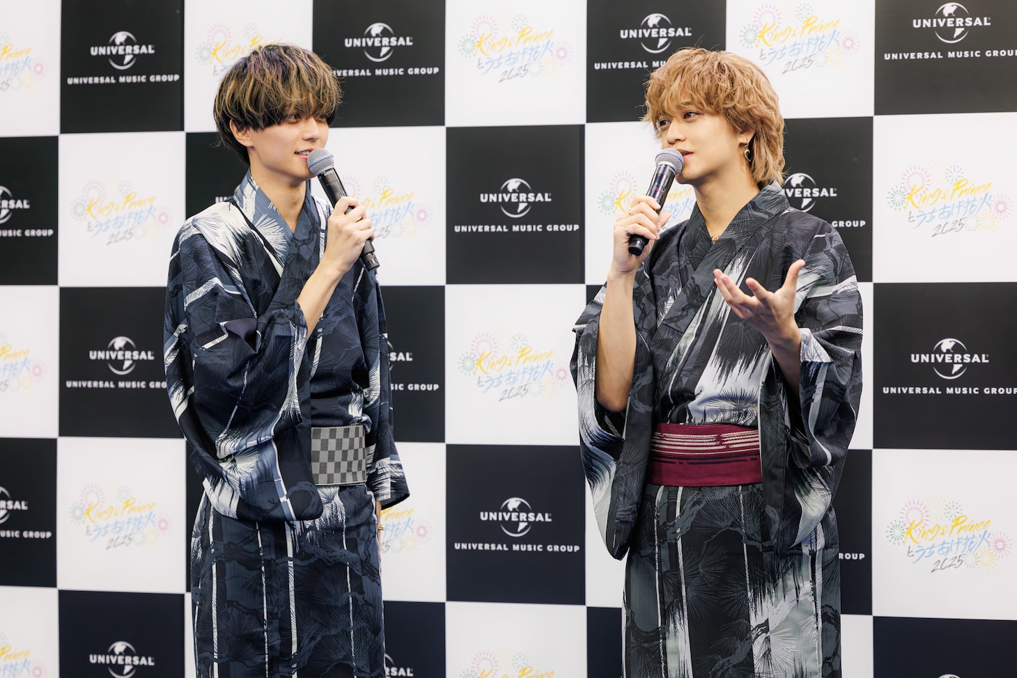 軽快なトークを展開するKing & Prince。