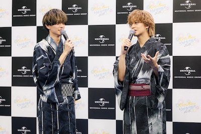 軽快なトークを展開するKing & Prince。