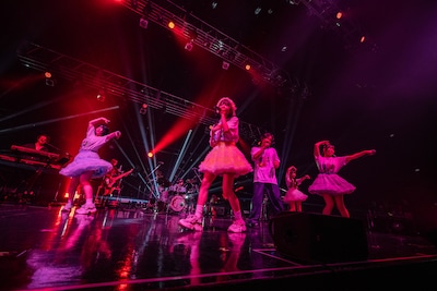 清 竜人25「KIYOSHI RYUJIN25 THE BAND LIVE」神奈川公演の様子。