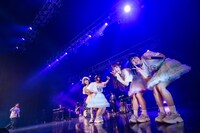 楽しそうな夫人たち。