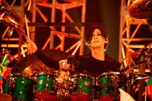 影丸 -kagemaru-（Dr / -真天地開闢集団-ジグザグ）（撮影：釘野孝宏）