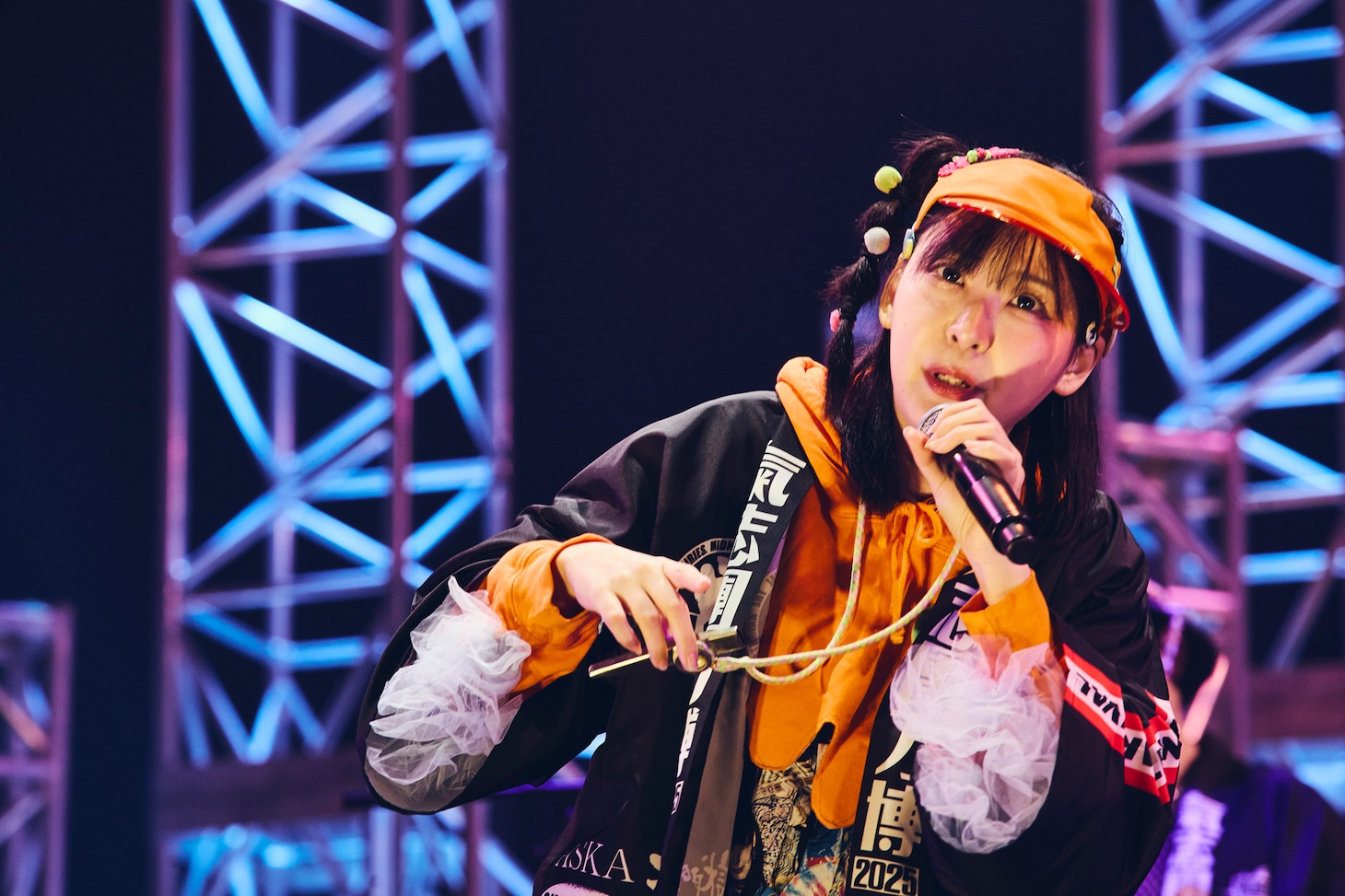 愛コーラ（Vo / 山崎おしるこ［ムームー大陸］ / ジュースごくごく倶楽部）（撮影：中野修也）