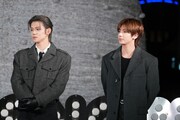 左からYEONJUN、TAEHYUN。