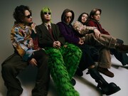 Kroiの新アーティスト写真。