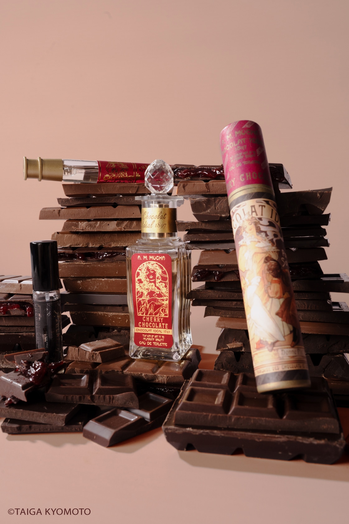 京本大我が撮り下ろした「CHOCOLAT IDÉAL -2025 Holiday Collection-」ビジュアル。