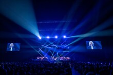 「玉置浩二 with 故郷楽団 10周年 Concert Tour 2025 ～blue eggplant field」の様子。