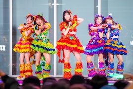 超ときめき♡宣伝部が歌舞伎町タワー前に登場！人気投票で選ばれた楽曲などをパフォーマンス