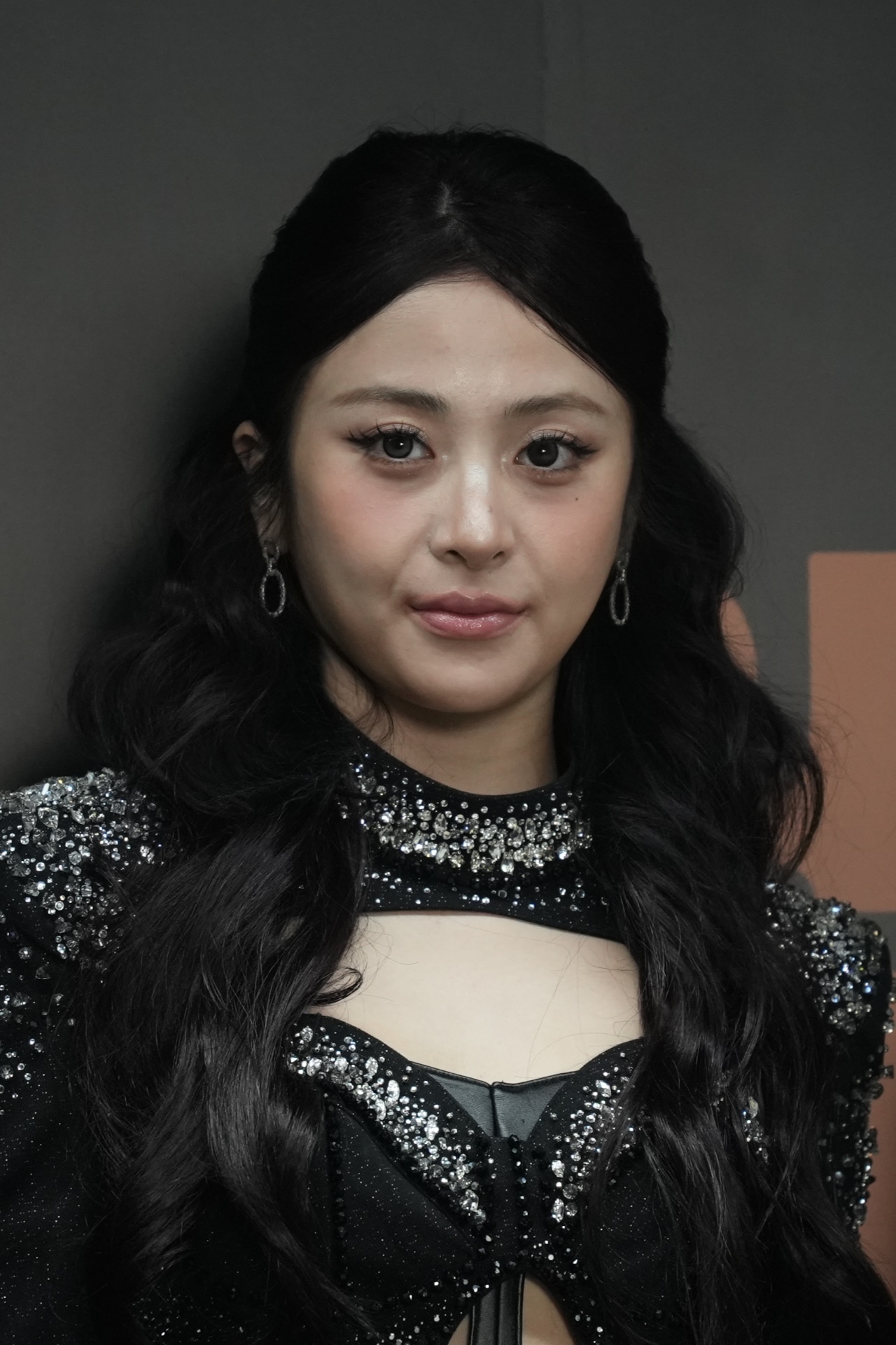 HUH YUNJIN（LE SSERAFIM）