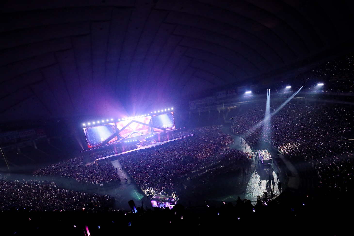 「2025 LE SSERAFIM TOUR 'EASY CRAZY HOT' ENCORE IN TOKYO DOME」初日の様子。(P)&(C) SOURCE MUSIC