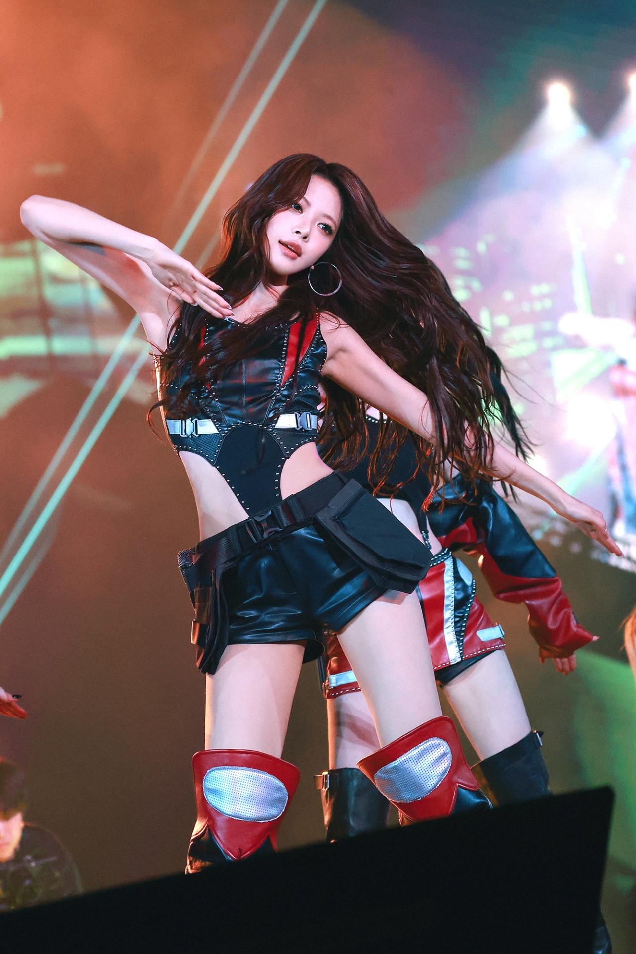 HONG EUNCHAE（LE SSERAFIM） (P)&(C) SOURCE MUSIC