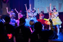 「HAPPY CREATORS 1st Anniversary Live -はっぴー創造記念日！-」の様子。