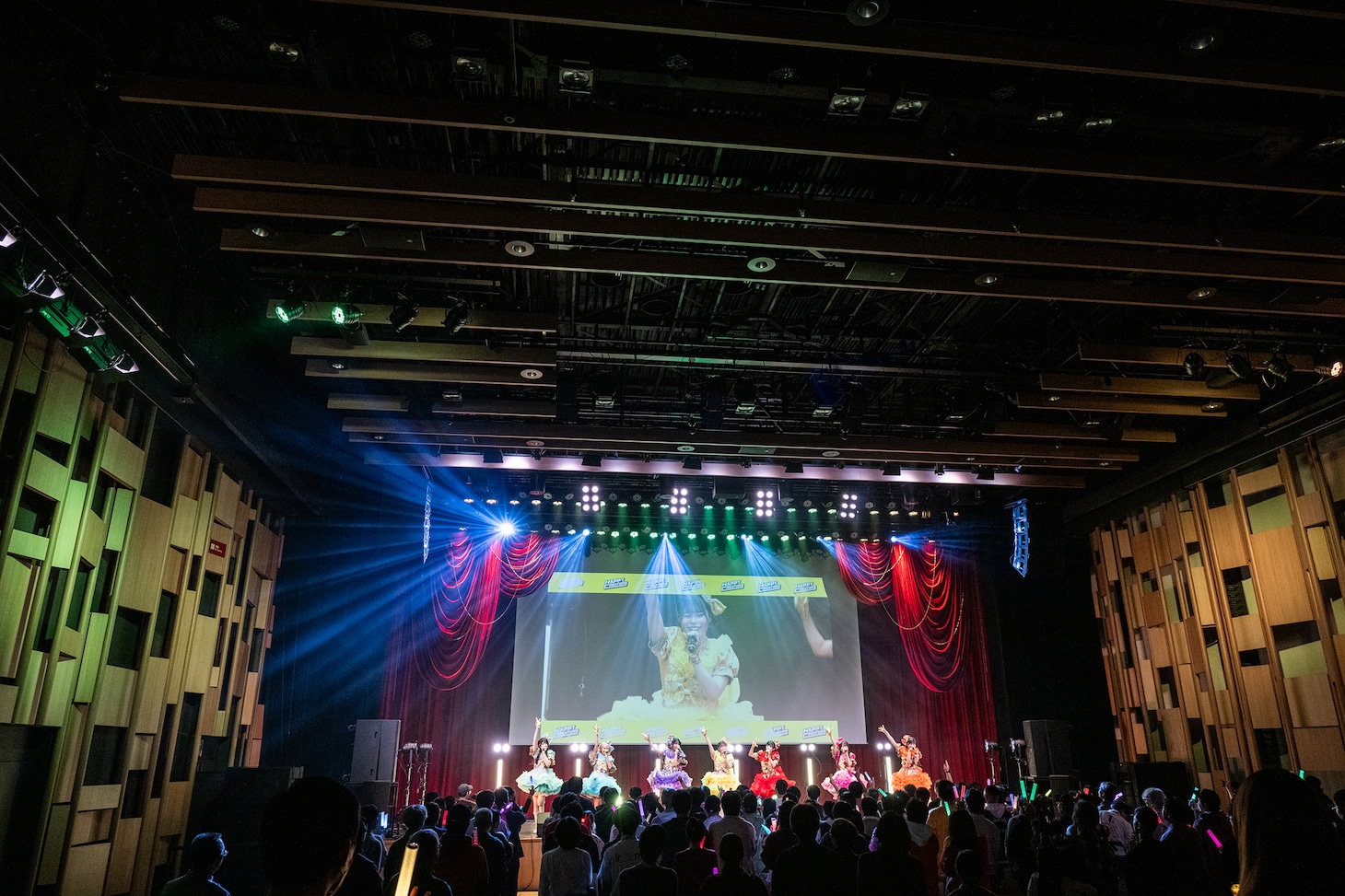 「HAPPY CREATORS 1st Anniversary Live -はっぴー創造記念日！-」の様子。