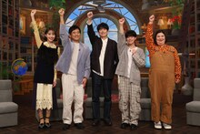 左から井桁弘恵、博多華丸、博多大吉、大橋和也（なにわ男子）、熊元プロレス（紅しょうが）。