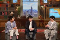 左から博多華丸、博多大吉、大橋和也（なにわ男子）。