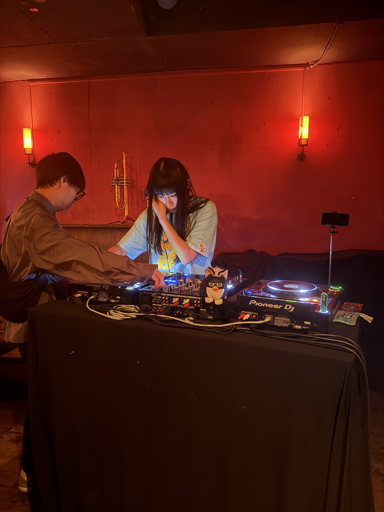 アキラ（Vo / 少年キッズボウイ）（写真提供：日本クラウン）