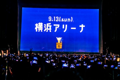 Chevon「よしなに～全国編～」Zepp Haneda（TOKYO）公演より横浜アリーナワンマンライブ発表時の様子。（撮影：タカギユウスケ）
