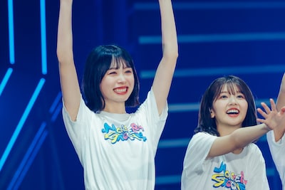 左から髙橋未来虹、山下葉留花。©Seed & FlowerLLC