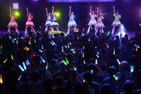 「私立恵比寿中学 Road to Kアリーナ『秋の5都市キャラバンツアー』」初日公演の様子。