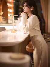 「2025 HOLIDAY collection feat.Aki Suda」に起用された菅田愛貴。